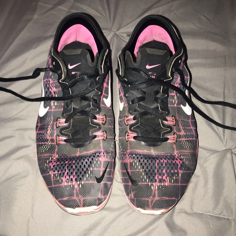 Women Nike shoes size 9